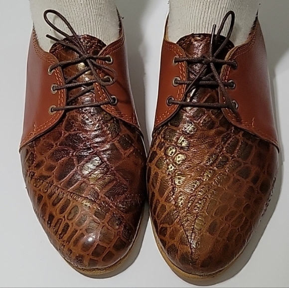 Rare Vintage Leather Oxfords - Picture 2 of 11